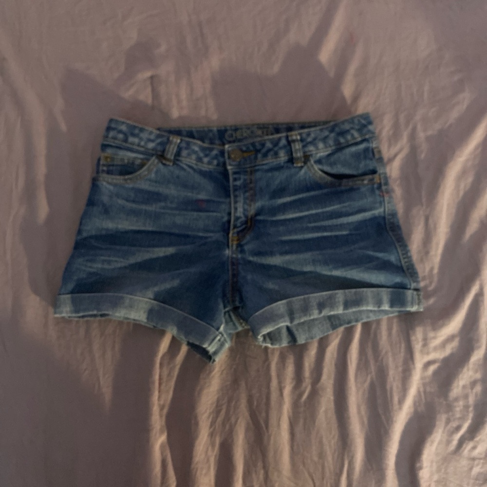 A girls size 14/16 Cherokee shorts.